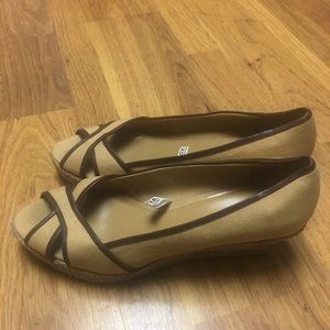 Beige ladies wedge shoes